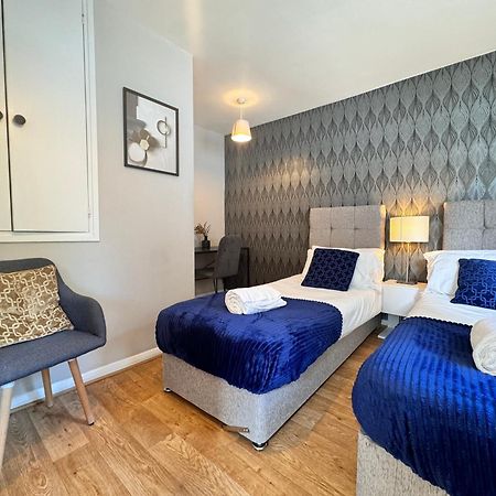 Kensington 2 Bedroom House-Big Living Area And Kitchen-Harrods-National History Museum-Hyde Park-Near 2 Underground Lines لندن المظهر الخارجي الصورة