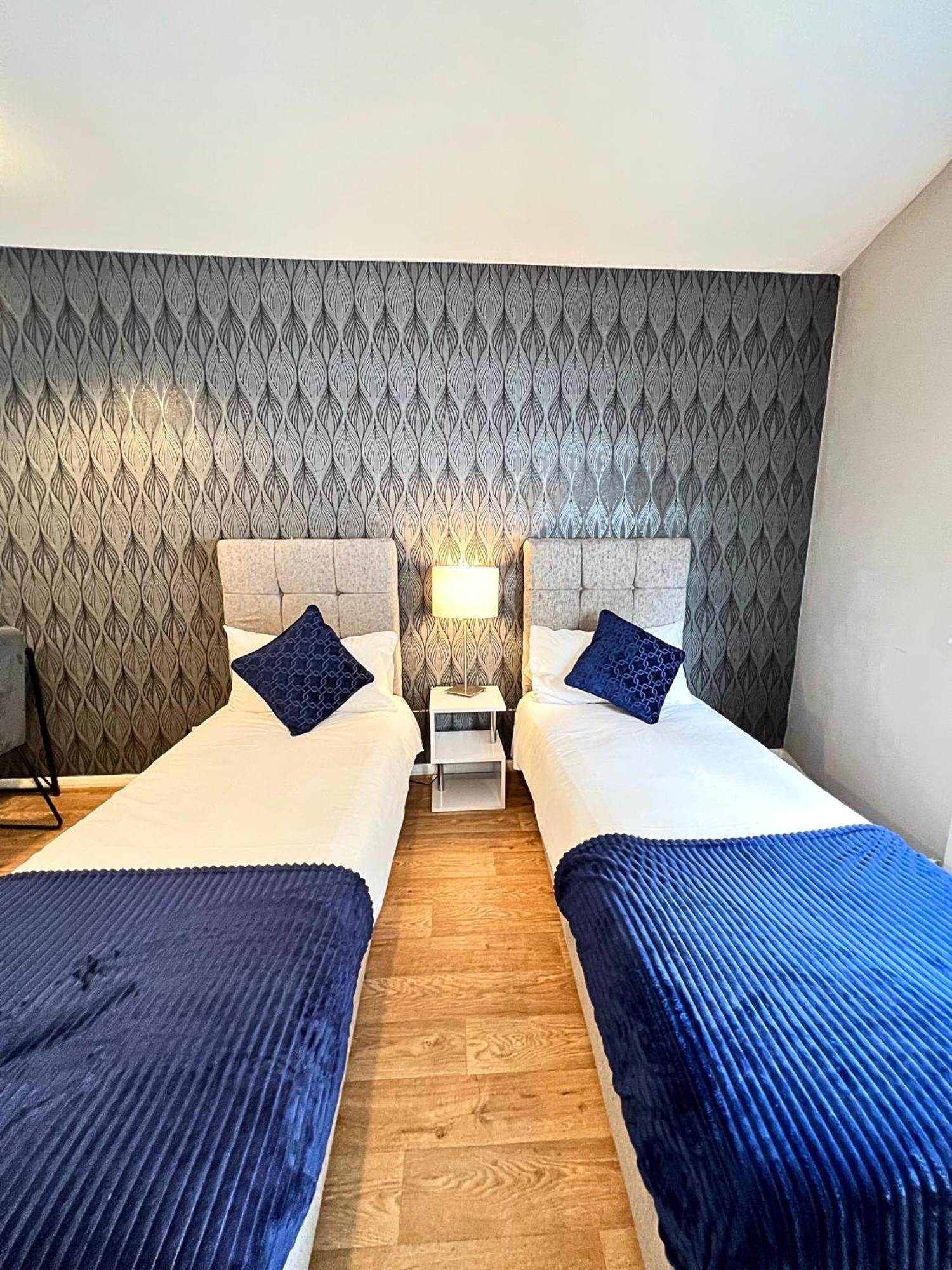 Kensington 2 Bedroom House-Big Living Area And Kitchen-Harrods-National History Museum-Hyde Park-Near 2 Underground Lines لندن المظهر الخارجي الصورة
