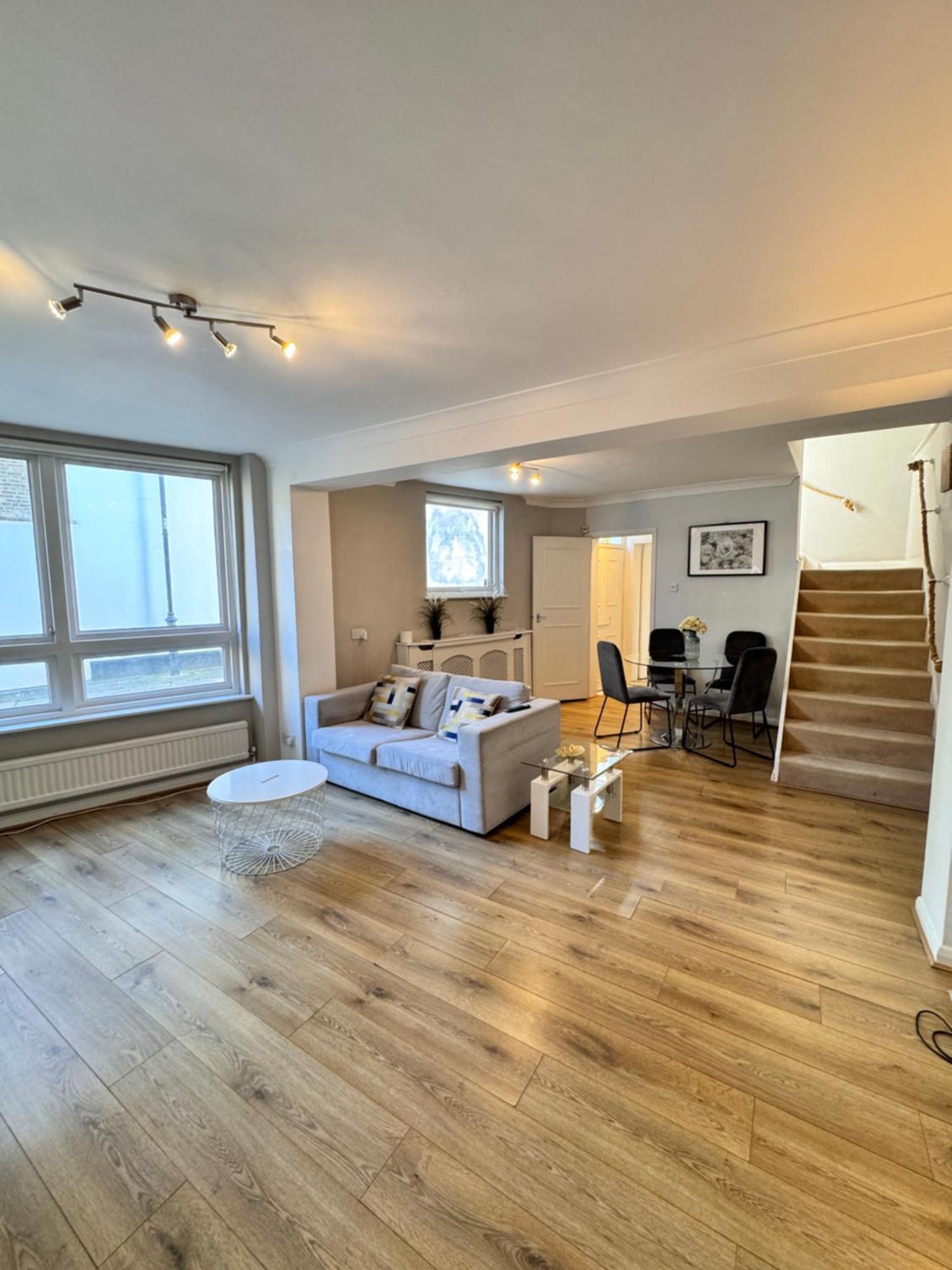 Kensington 2 Bedroom House-Big Living Area And Kitchen-Harrods-National History Museum-Hyde Park-Near 2 Underground Lines لندن المظهر الخارجي الصورة