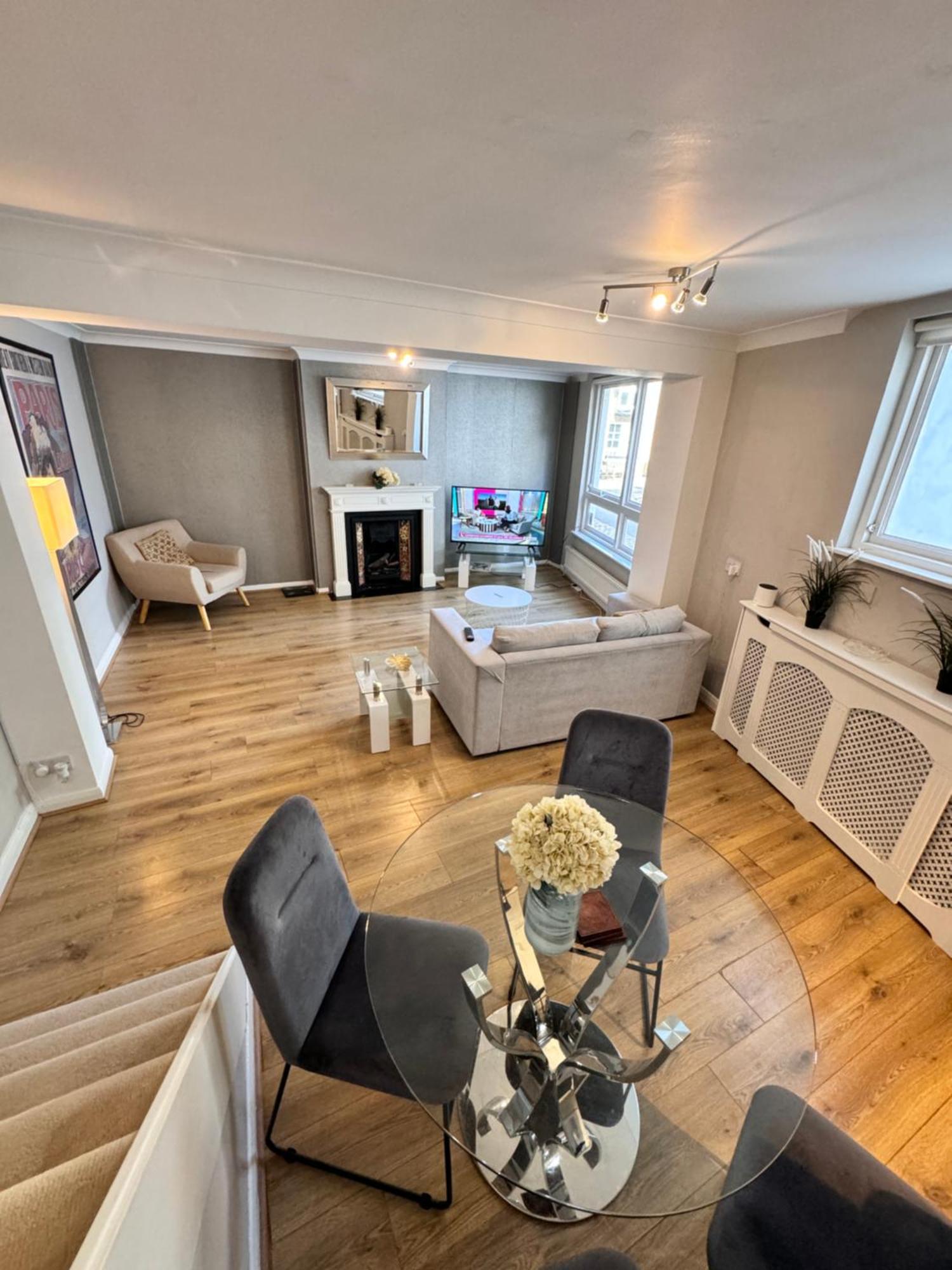 Kensington 2 Bedroom House-Big Living Area And Kitchen-Harrods-National History Museum-Hyde Park-Near 2 Underground Lines لندن المظهر الخارجي الصورة